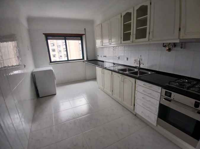 Apartamento T2 para Arrendamento em Algueirão-Mem Martins Foto 15