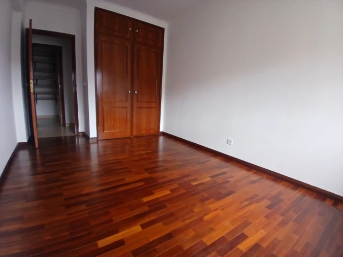 Apartamento T2 para Arrendamento em Algueirão-Mem Martins Foto 17