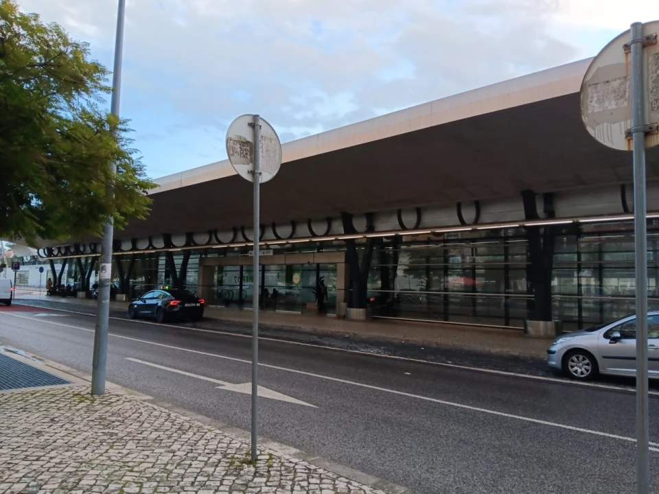 Apartamento T2 para Venda em Agualva e Mira-Sintra Foto 1