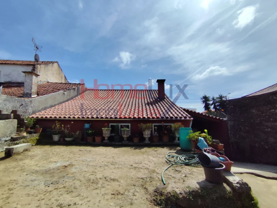 Moradia T1 para Venda em O. Azeméis, Riba-Ul, Ul, Macinhata Seixa, Madail Foto 1