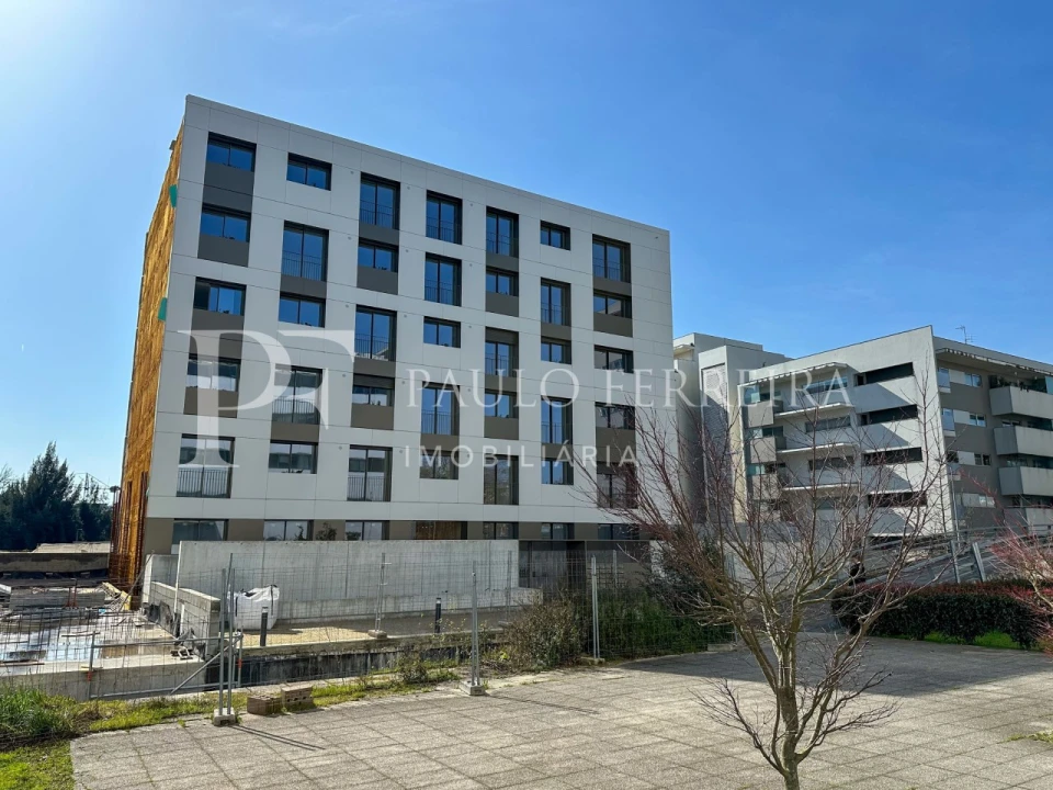 Apartamento T2 para Arrendamento em Antas e Abade de Vermoim Foto 2