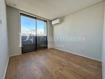 Apartamento T2 para Arrendamento em Antas e Abade de Vermoim