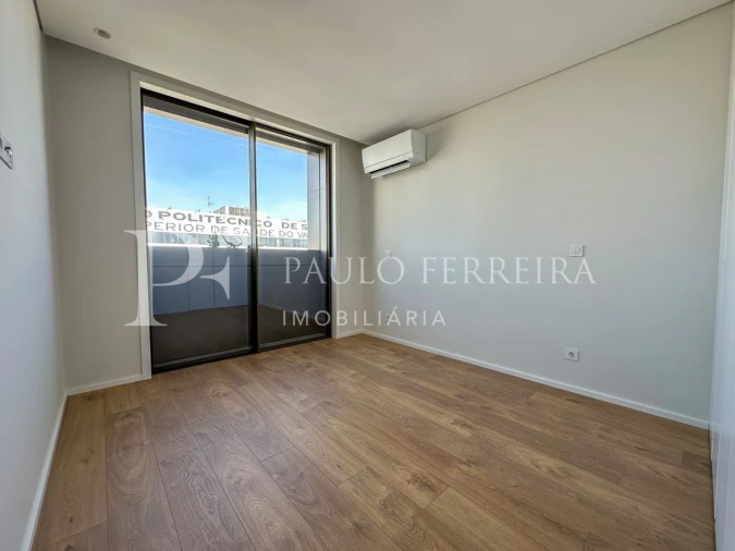 Apartamento T2 para Arrendamento em Antas e Abade de Vermoim Foto 12