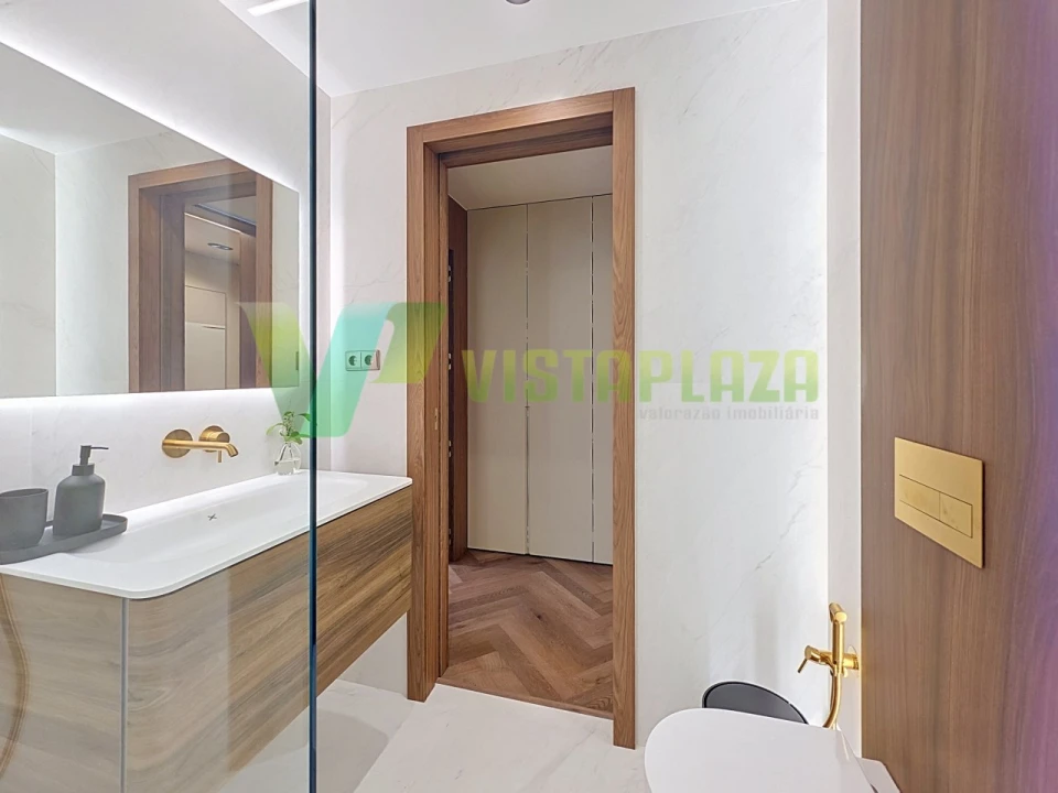 Apartamento T2 para Venda em Estômbar e Parchal Foto 37