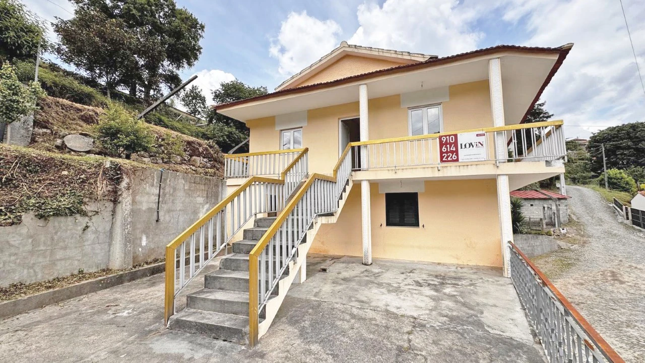 Moradia T4 para Venda em Padronelo Foto 2