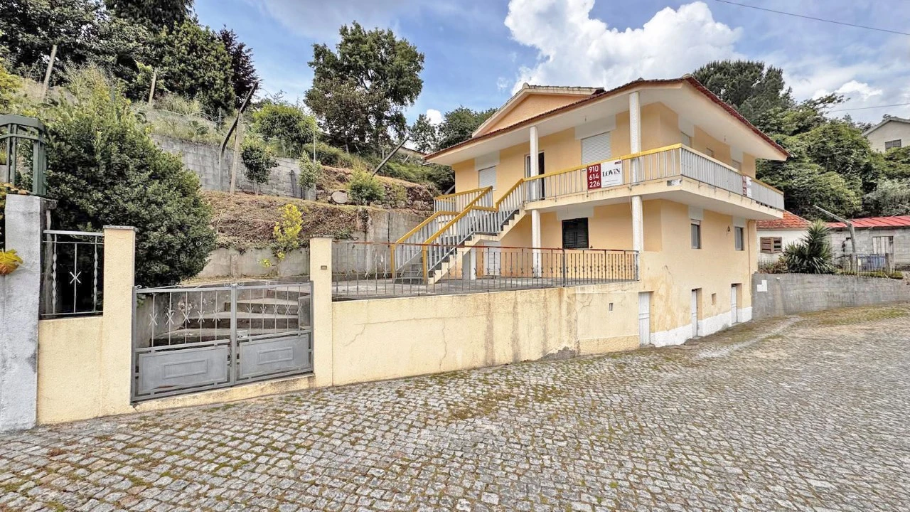 Moradia T4 para Venda em Padronelo Foto 3