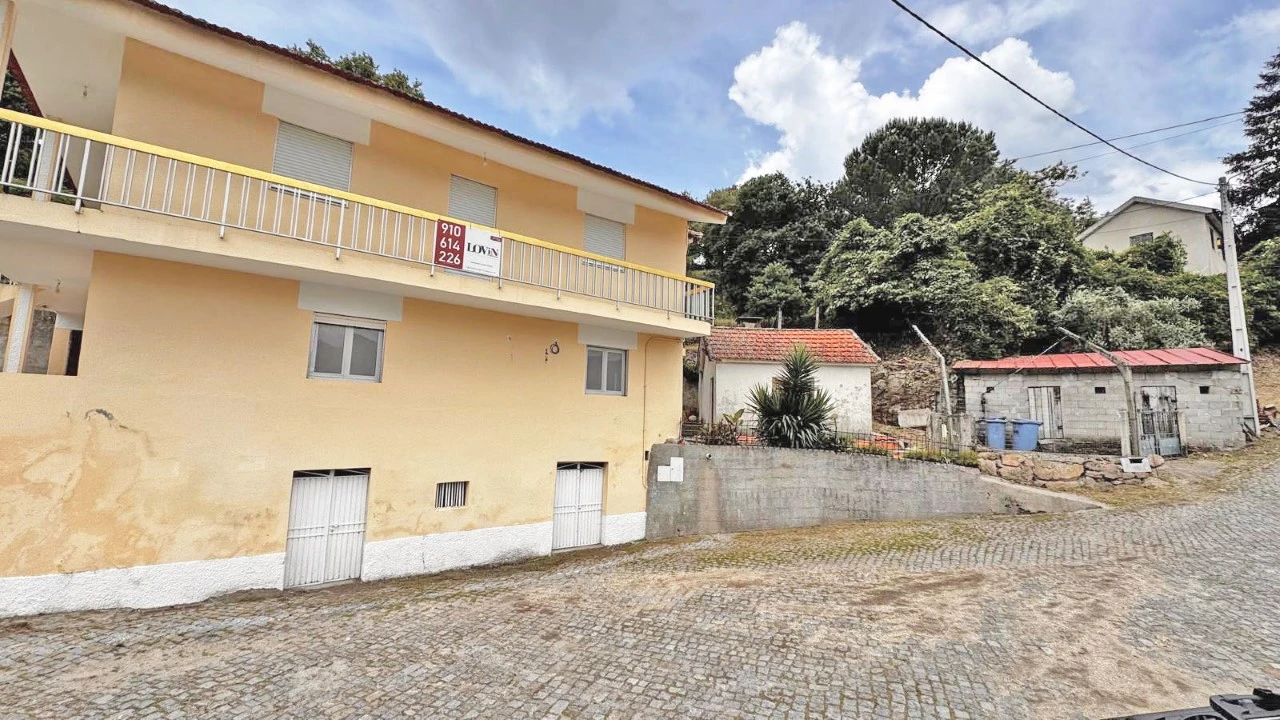 Moradia T4 para Venda em Padronelo Foto 4