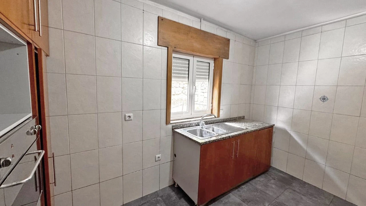 Moradia T4 para Venda em Padronelo Foto 6