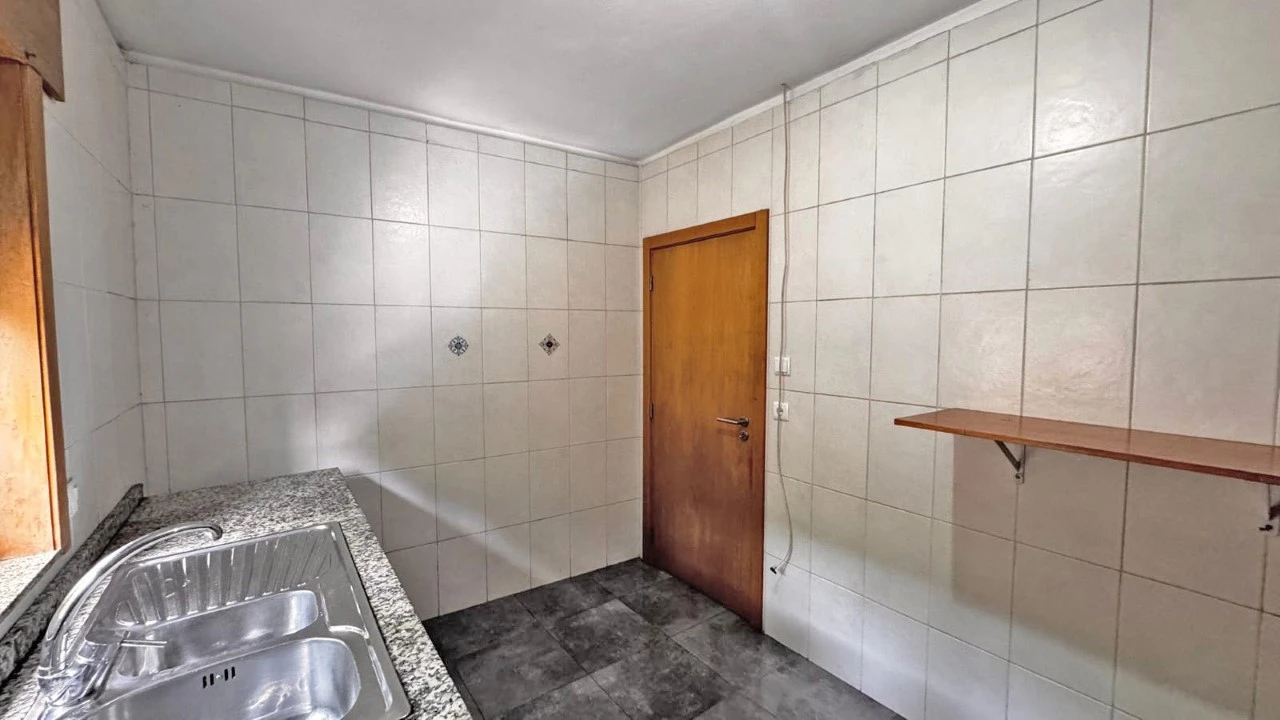 Moradia T4 para Venda em Padronelo Foto 7