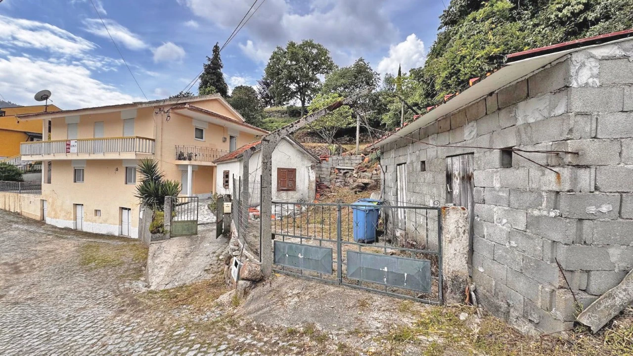 Moradia T4 para Venda em Padronelo Foto 20