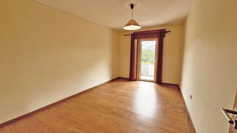 Moradia T4 para Venda em Padronelo