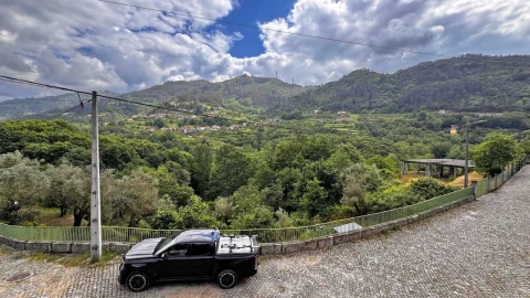 Moradia T4 para Venda em Padronelo
