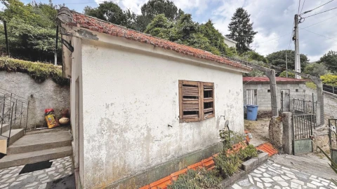 Moradia T4 para Venda em Padronelo
