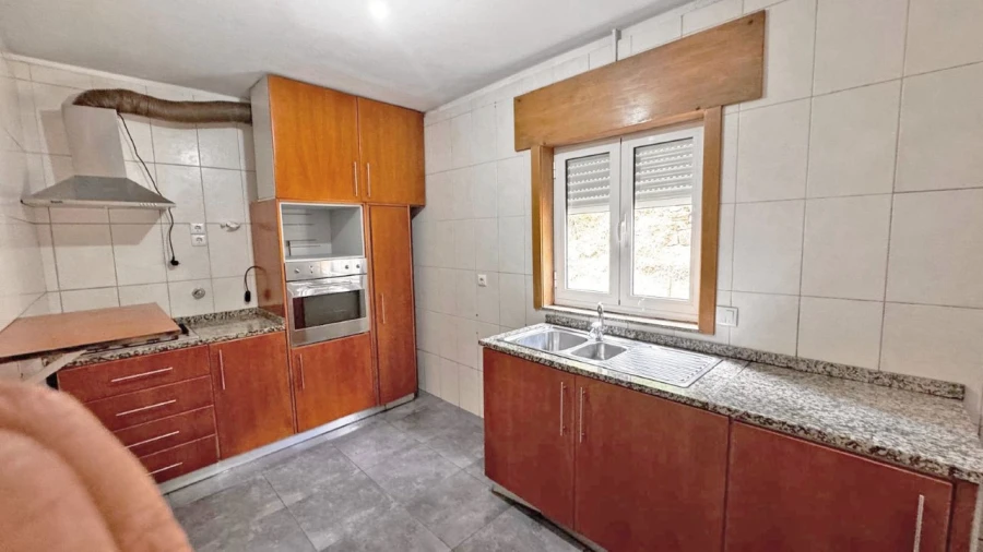 Moradia T4 para Venda em Padronelo Foto 5