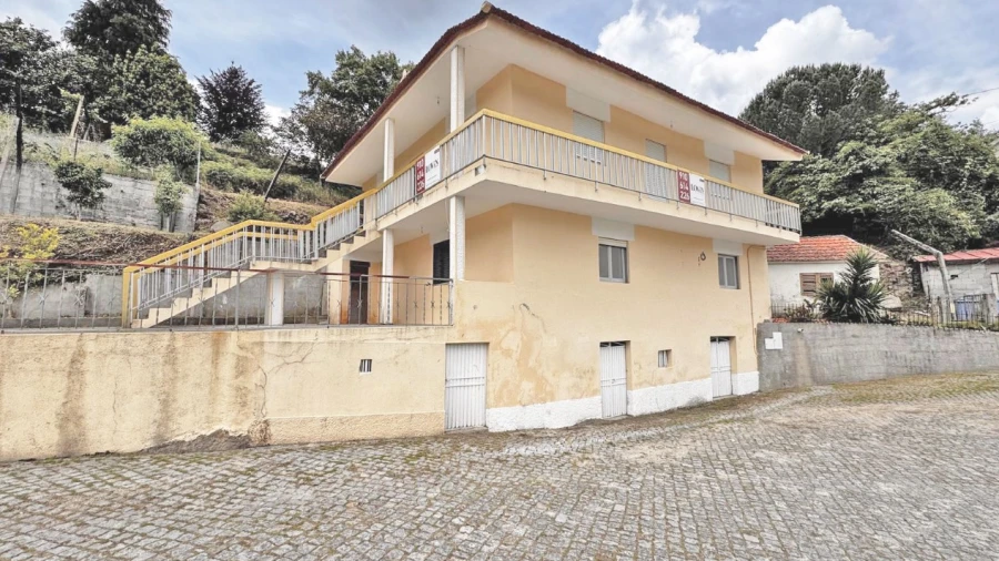 Moradia T4 para Venda em Padronelo