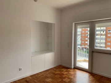 Apartamento T3 para Arrendamento em Santa Clara
