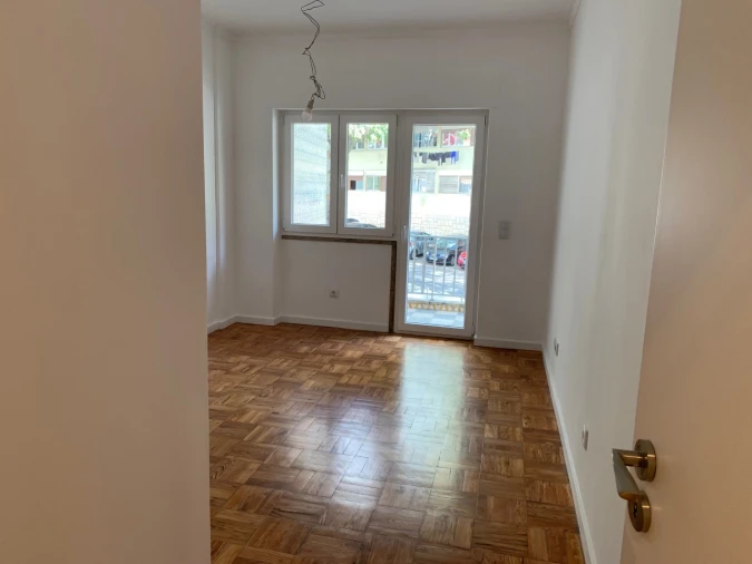 Apartamento T3 para Arrendamento em Santa Clara Foto 8