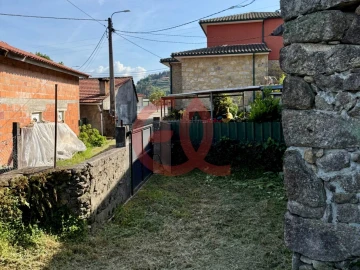 Moradia T1 para Venda em Eiras e Mei