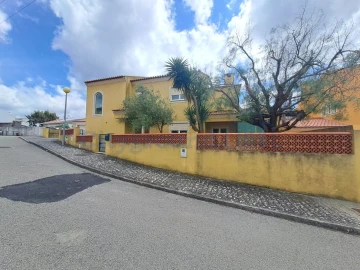 Moradia T5 para Venda em Roliça