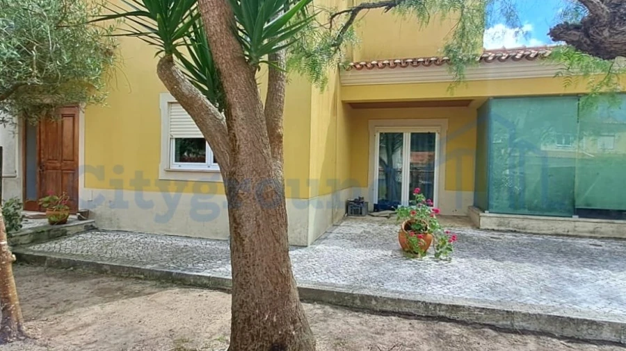 Moradia T5 para Venda em Roliça