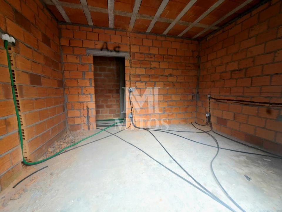 Moradia T3 para Venda em Alvarães Foto 10