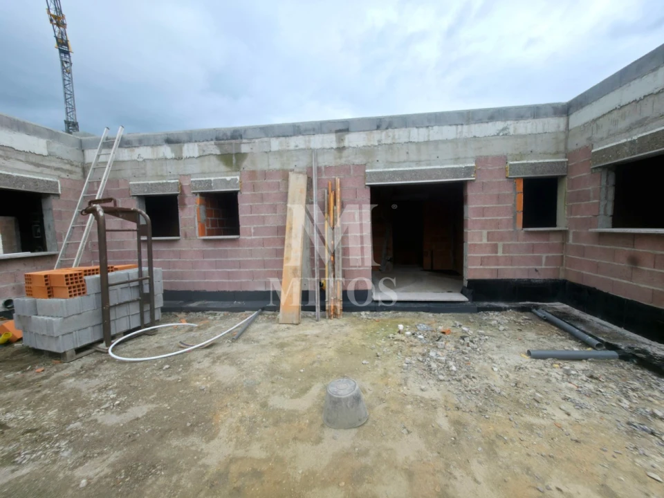 Moradia T3 para Venda em Alvarães Foto 18