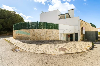 Moradia T5 para Venda em Quarteira