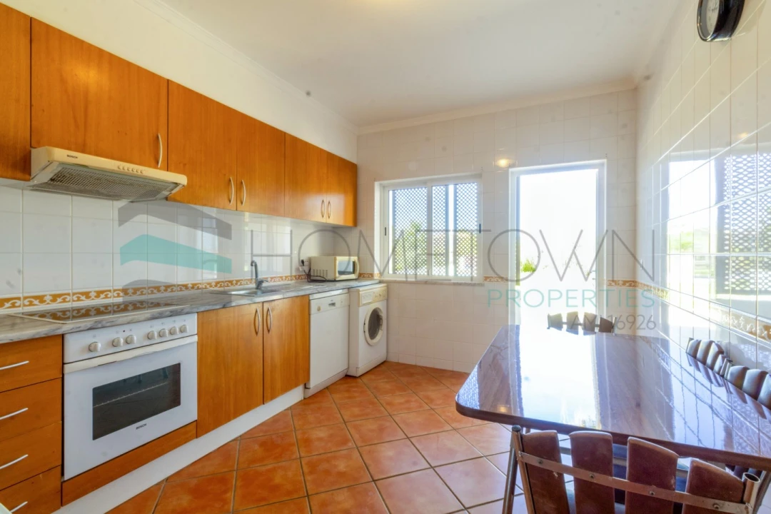 Apartamento T1 para Venda em Quarteira Foto 4