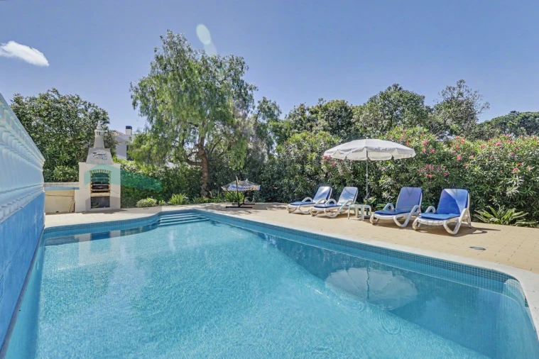 Moradia T3 para Venda em Quarteira Foto 38