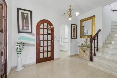Moradia T4 para Venda em Quarteira