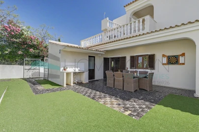 Moradia T4 para Venda em Quarteira