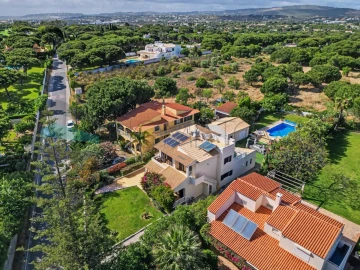 Moradia T4 para Venda em Quarteira