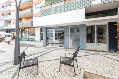 Loja para Venda em Quarteira