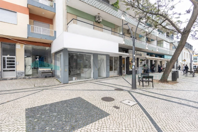 Loja para Venda em Quarteira Foto 4