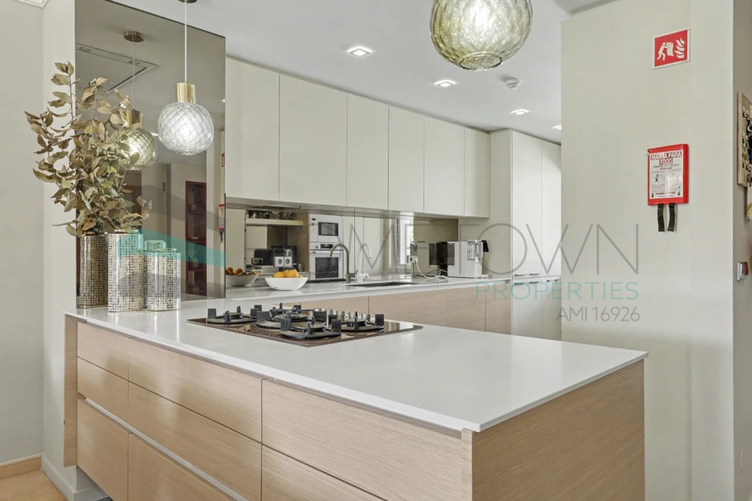 Apartamento T2 para Venda em Quarteira Foto 4