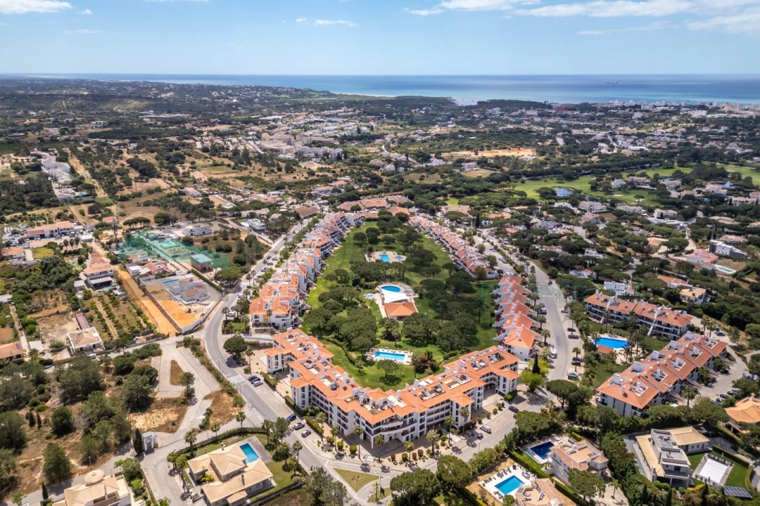 Apartamento T2 para Venda em Quarteira Foto 40