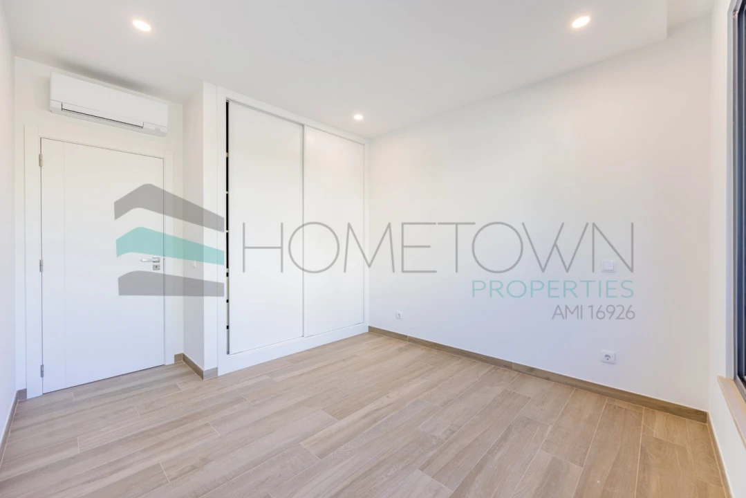 Apartamento T3 para Venda em Quarteira Foto 19