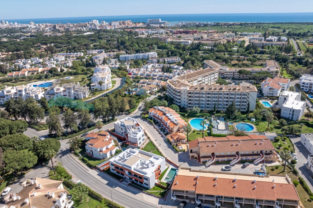 Apartamento T1 para Venda em Quarteira Foto 6