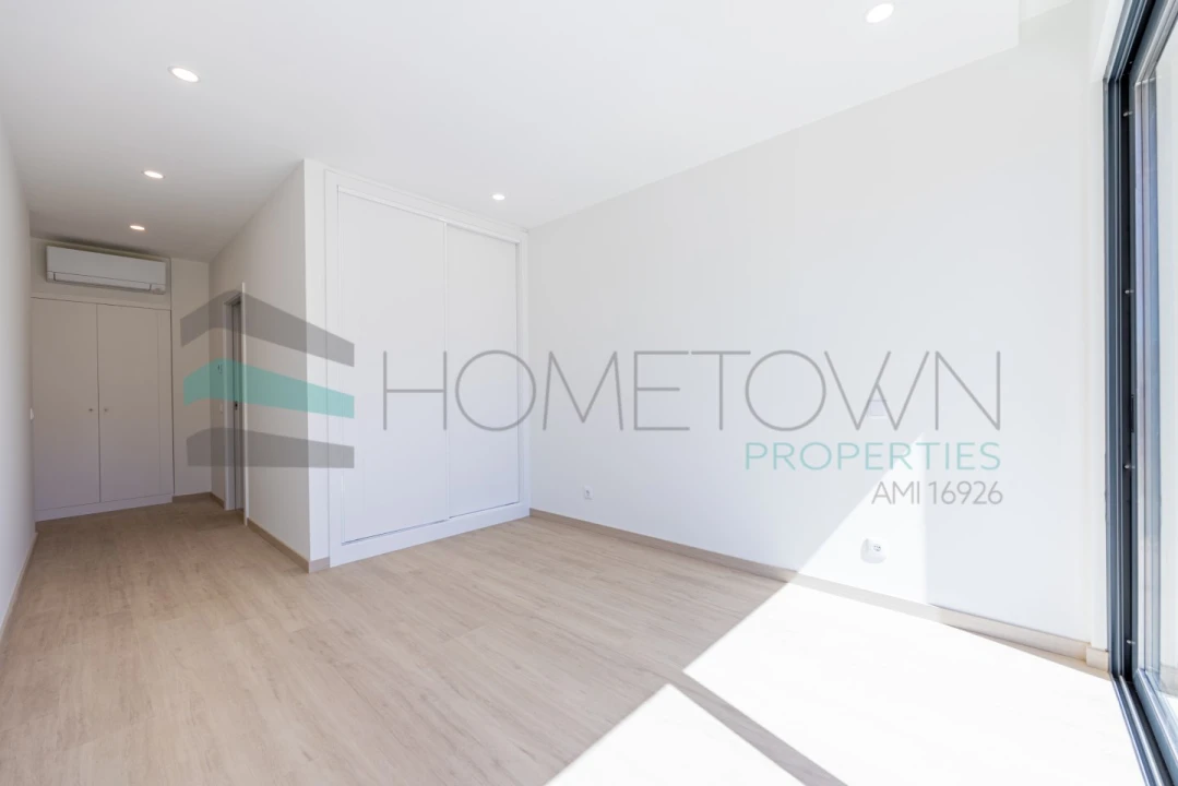 Apartamento T1 para Venda em Quarteira Foto 11