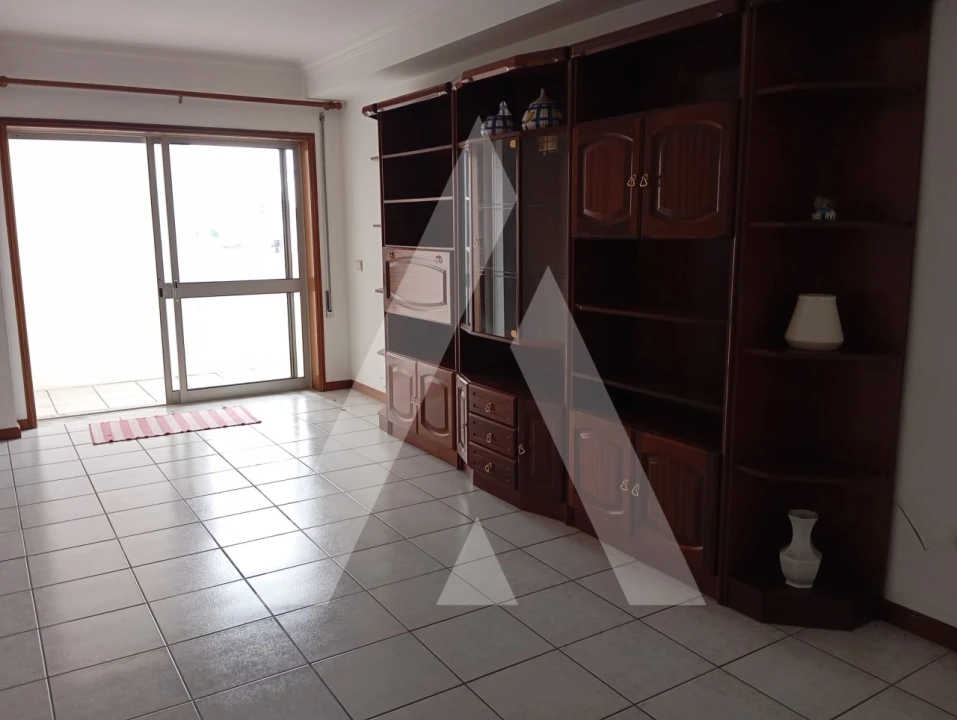 Apartamento T4 para Arrendamento em Oliveira do Bairro Foto 8