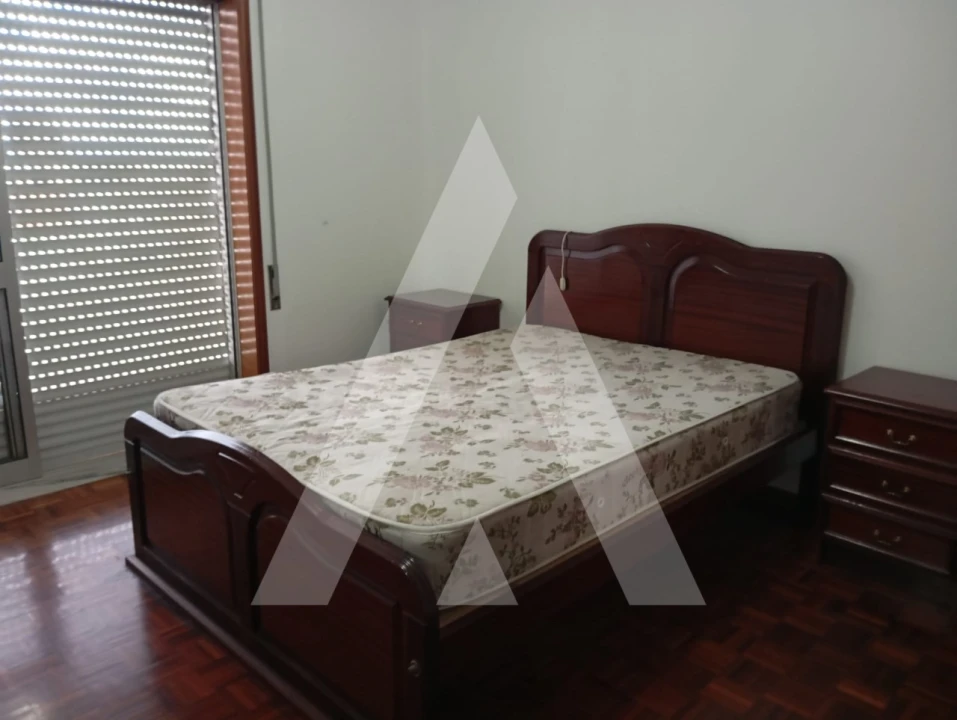 Apartamento T4 para Arrendamento em Oliveira do Bairro Foto 13