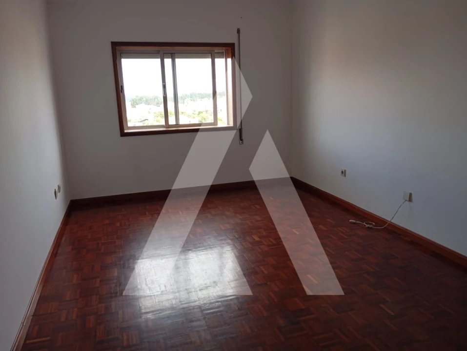 Apartamento T4 para Arrendamento em Oliveira do Bairro Foto 19