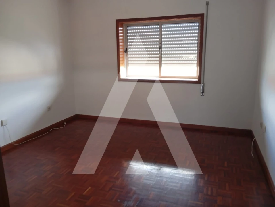 Apartamento T4 para Arrendamento em Oliveira do Bairro Foto 20