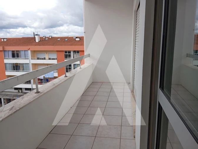 Apartamento T4 para Arrendamento em Oliveira do Bairro Foto 10