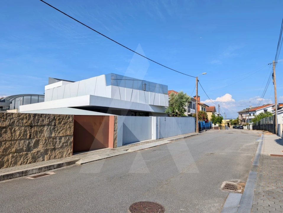 Moradia T3 para Venda em Avintes Foto 43