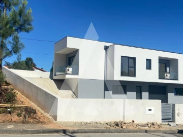 Moradia T3 para Venda em Arcos e Mogofores