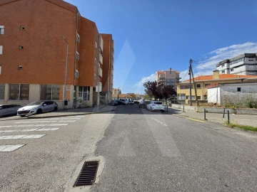 Garagem para Venda em Esgueira