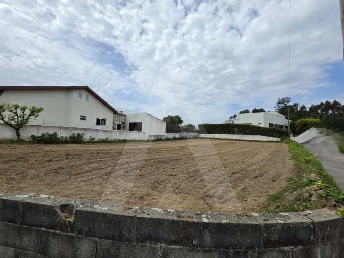 Terreno para Venda em Esgueira