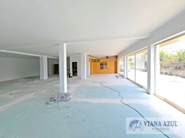Loja para Arrendamento em Santa Maria Maior e Monserrate e Meadela