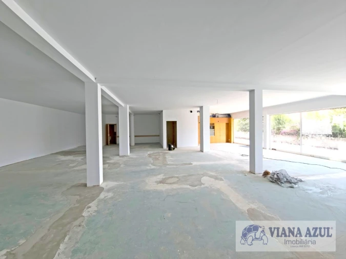 Loja para Arrendamento em Santa Maria Maior e Monserrate e Meadela Foto 3